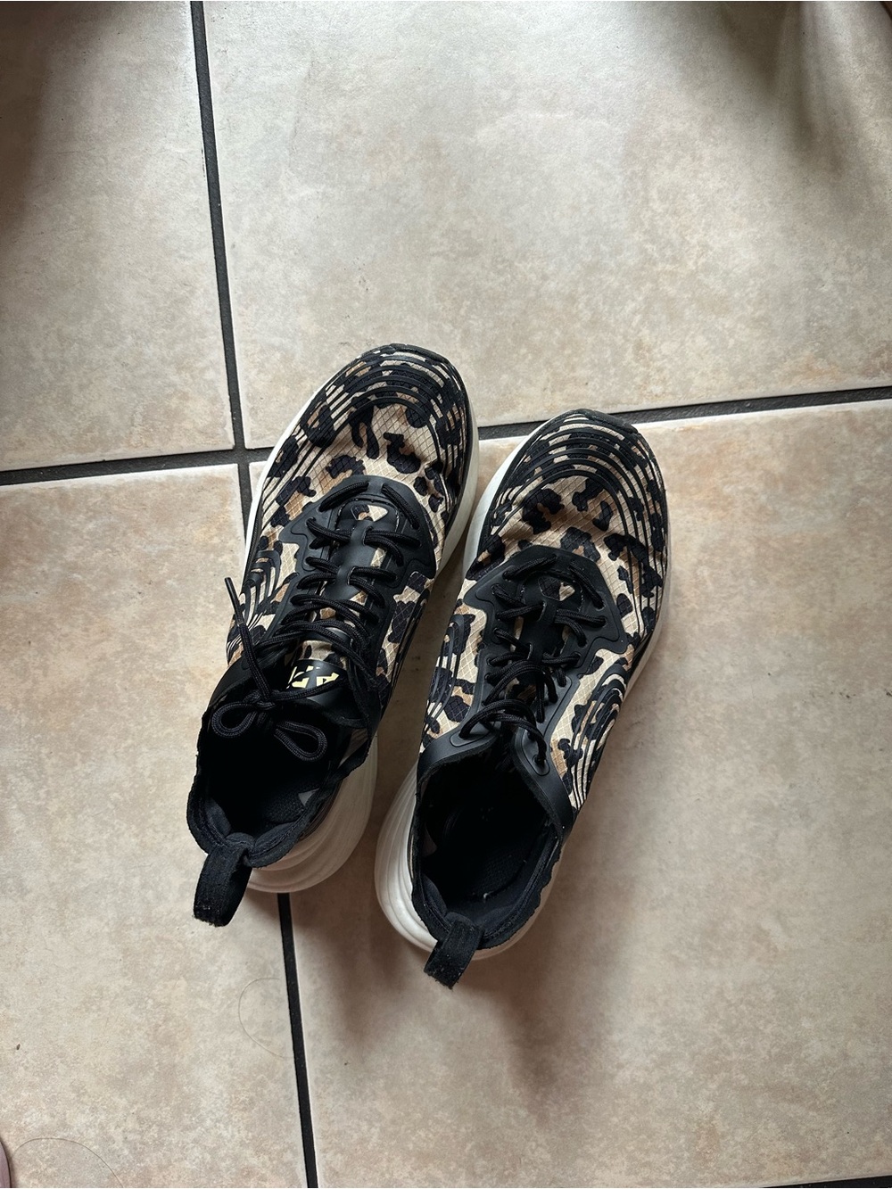 APL Leopard Print Women's Athletic Sneakers 6.5 W